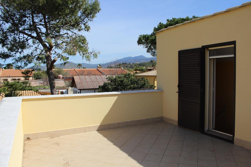 Casa Vacanze Roccella Beach Кампофеличе-ди-Роччелла Экстерьер фото