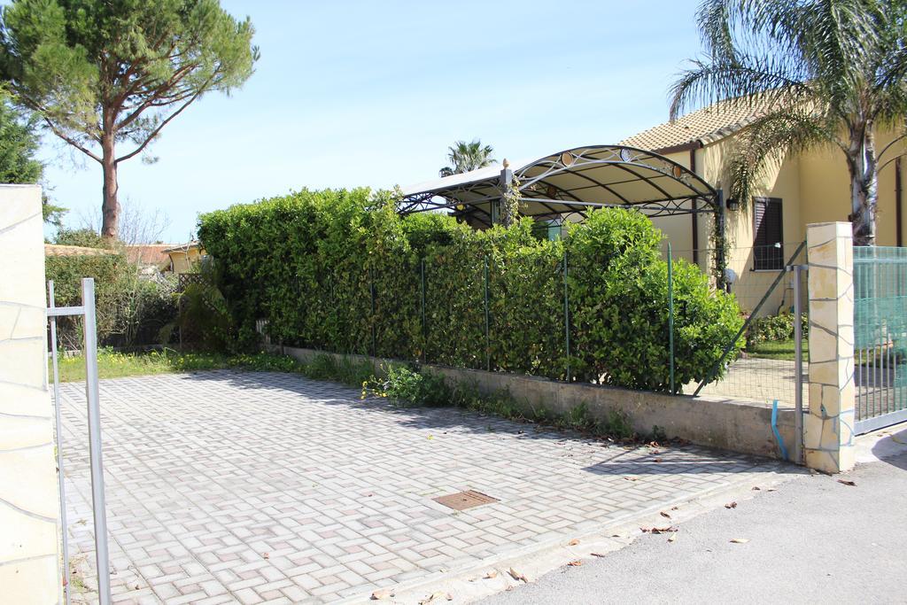 Casa Vacanze Roccella Beach Кампофеличе-ди-Роччелла Экстерьер фото