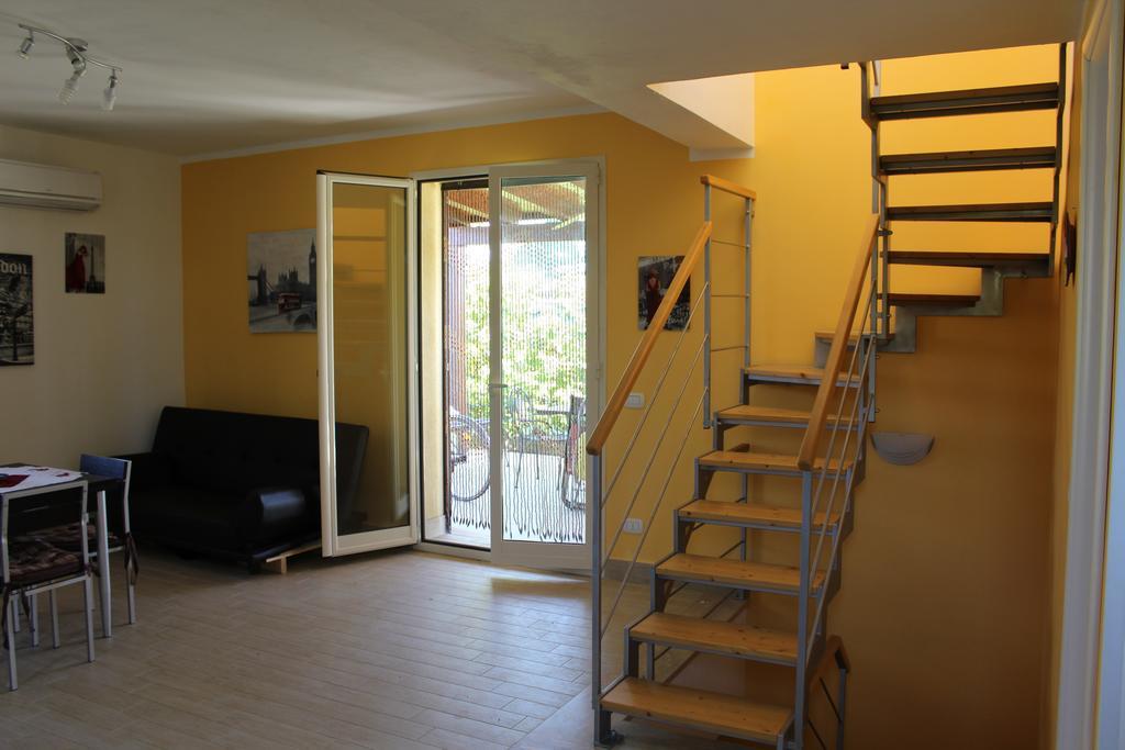 Casa Vacanze Roccella Beach Кампофеличе-ди-Роччелла Экстерьер фото